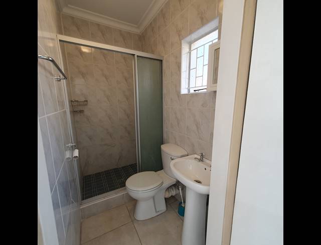 2 BEDROOM FREEHOLD FOR SALE IN OAKDENE